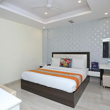 Oyo 8132 Hotel Kukreja Dehradun Ngoại thất bức ảnh