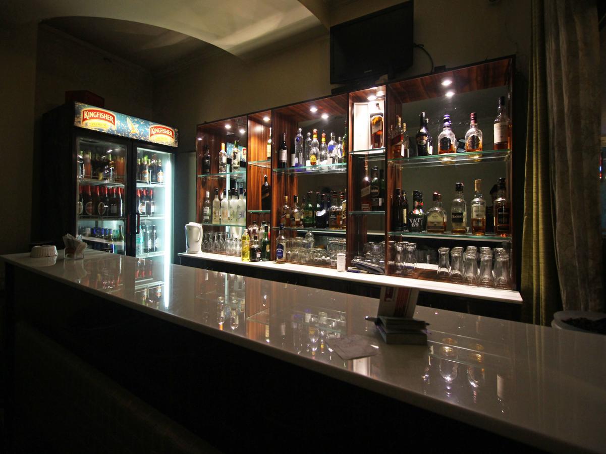 Oyo 8132 Hotel Kukreja Dehradun Ngoại thất bức ảnh