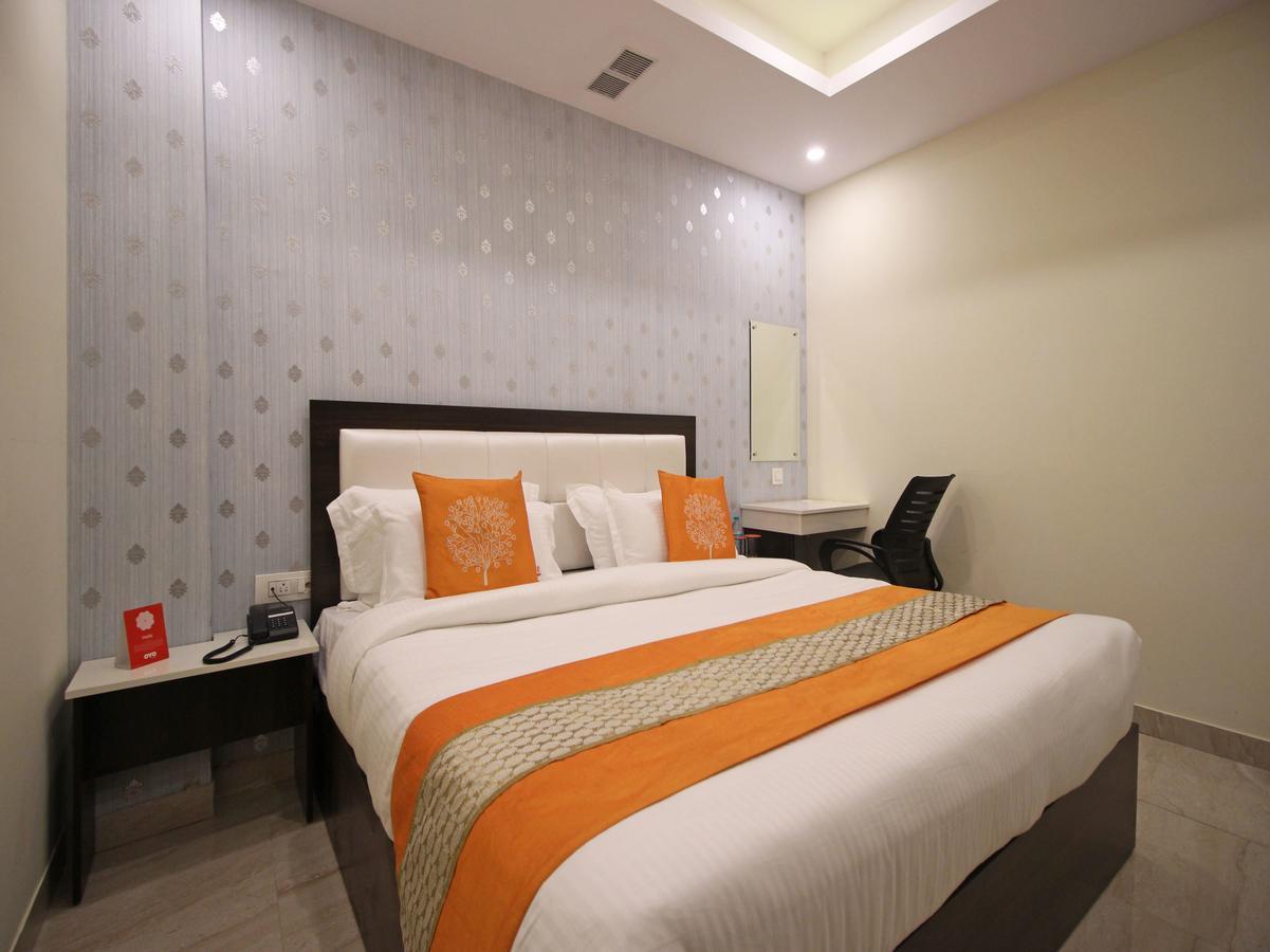 Oyo 8132 Hotel Kukreja Dehradun Ngoại thất bức ảnh