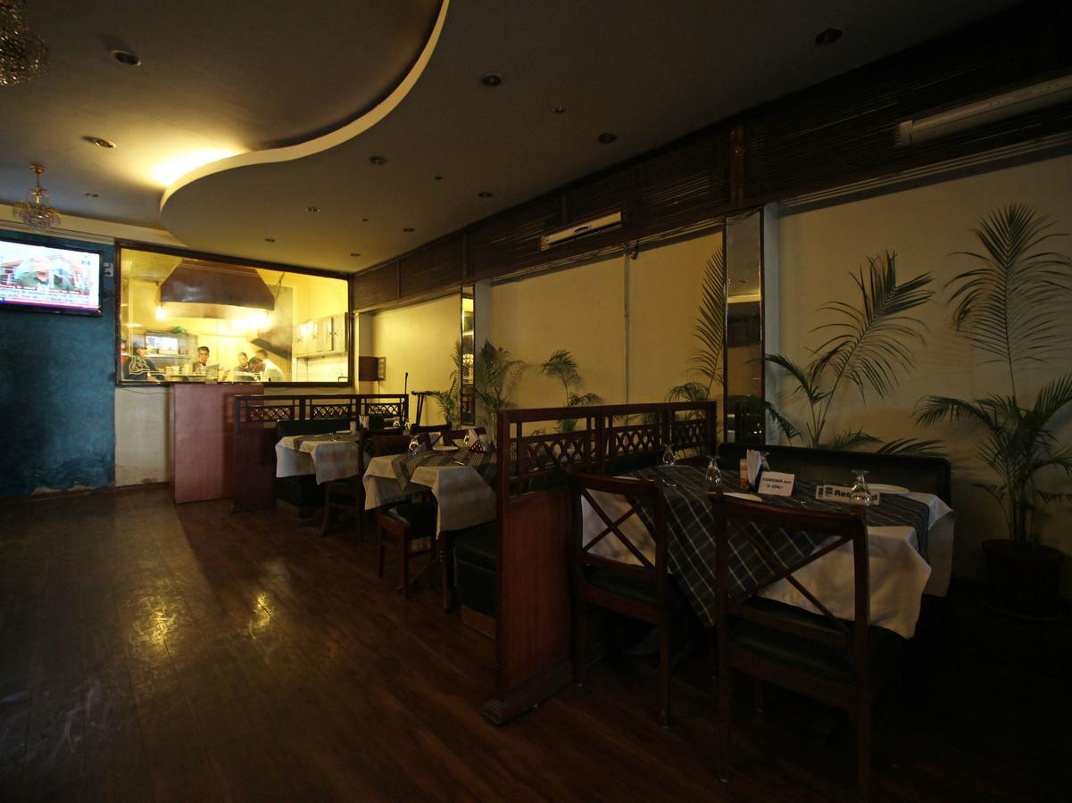 Oyo 8132 Hotel Kukreja Dehradun Ngoại thất bức ảnh