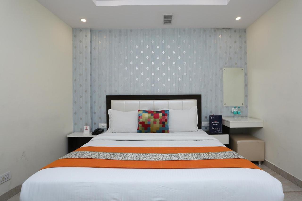 Oyo 8132 Hotel Kukreja Dehradun Ngoại thất bức ảnh