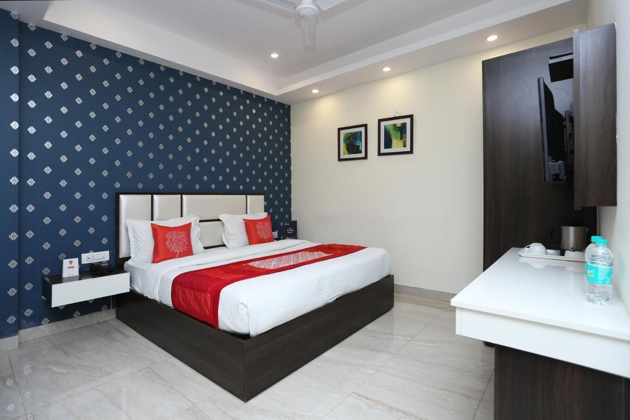 Oyo 8132 Hotel Kukreja Dehradun Ngoại thất bức ảnh
